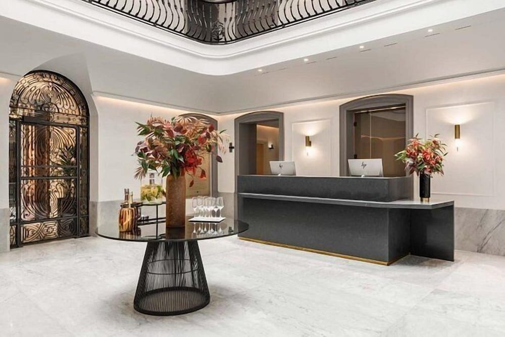 Фото отеля 2