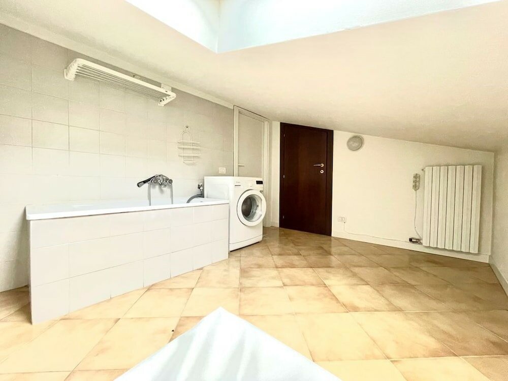 Фото Large modern 2-storey house in the heart of Verona