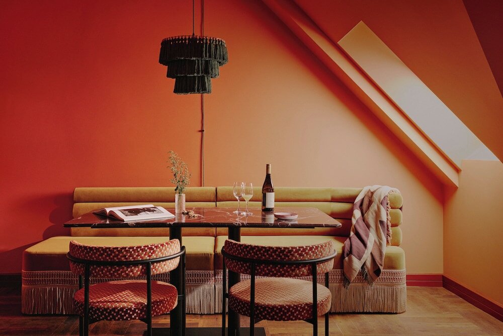 Фото Ember Locke Kensington