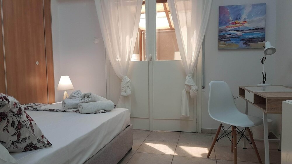 Фото Errathens Sky Apartment