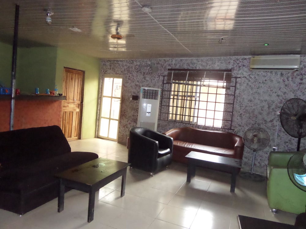 Фото Phadis Hotel