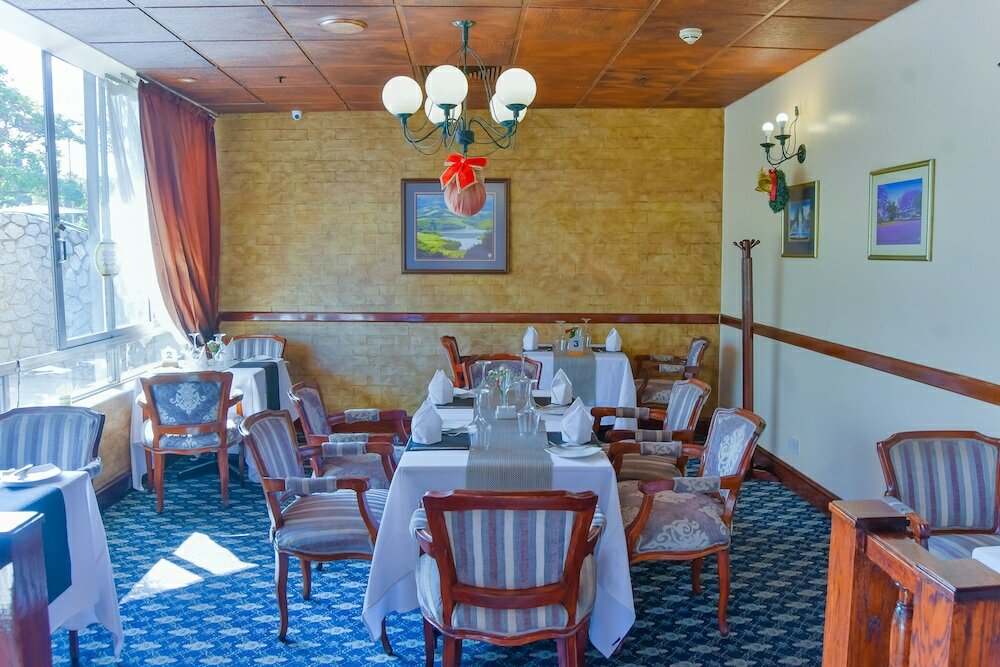 Фото Monomotapa Hotel