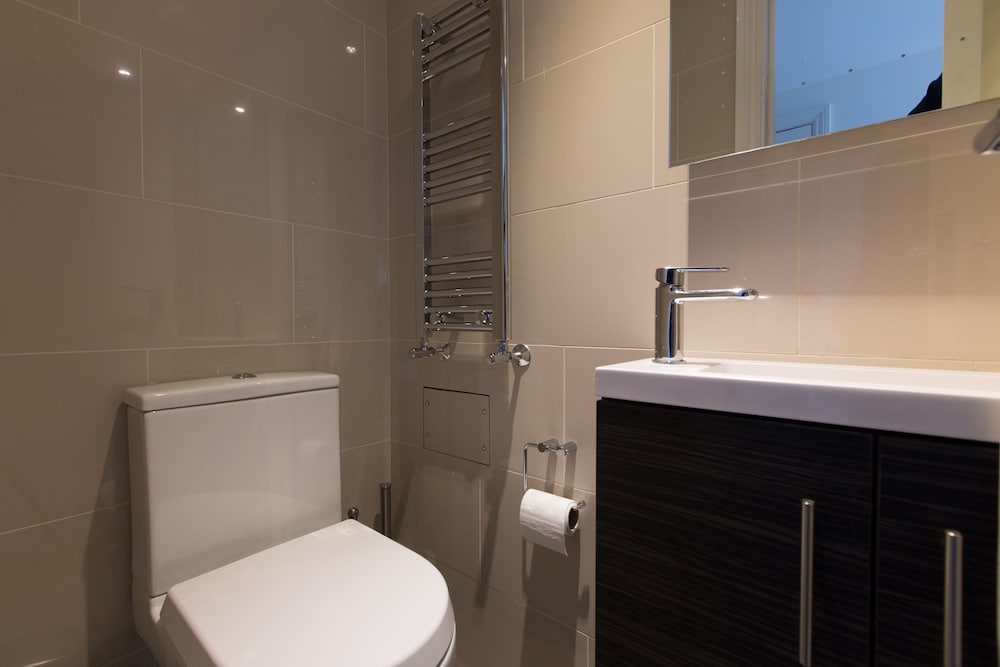 Фото Charlotte Street Apartments by Allô Housing