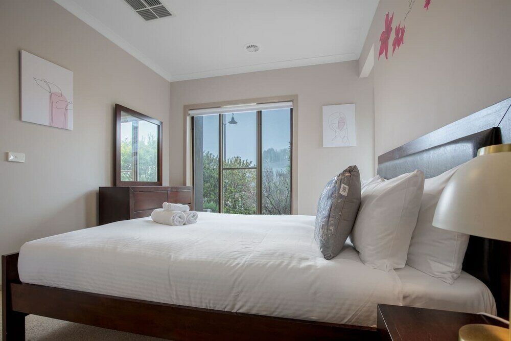 Фото Gorgeous 4br Home in Point Cook