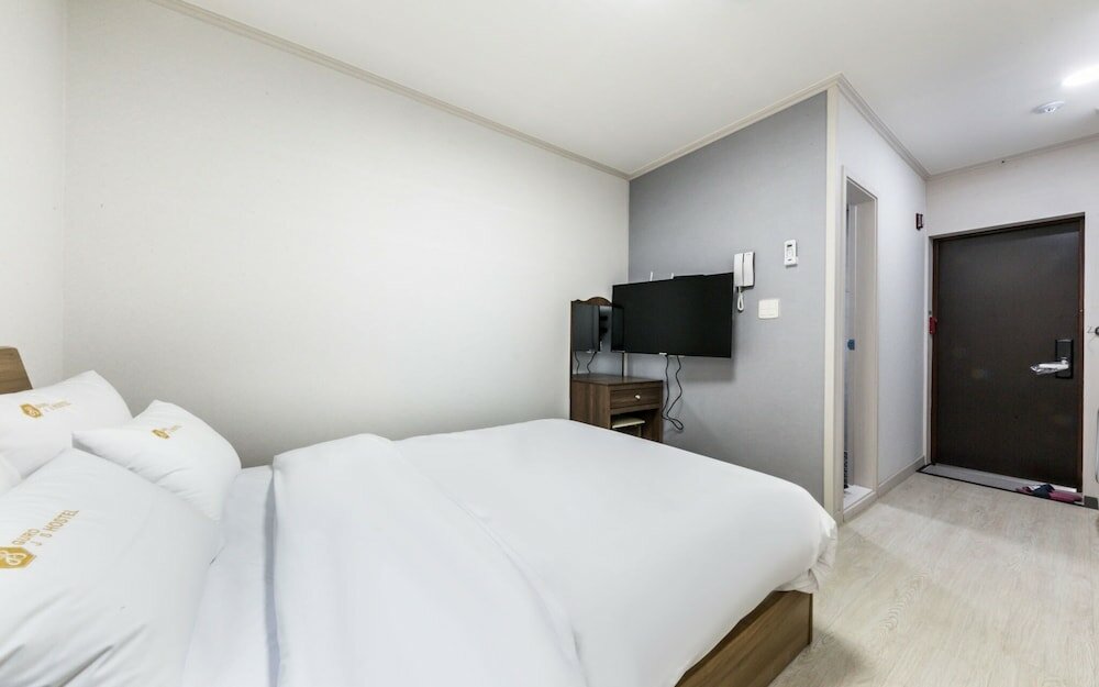 Фото Guro JS Hotel