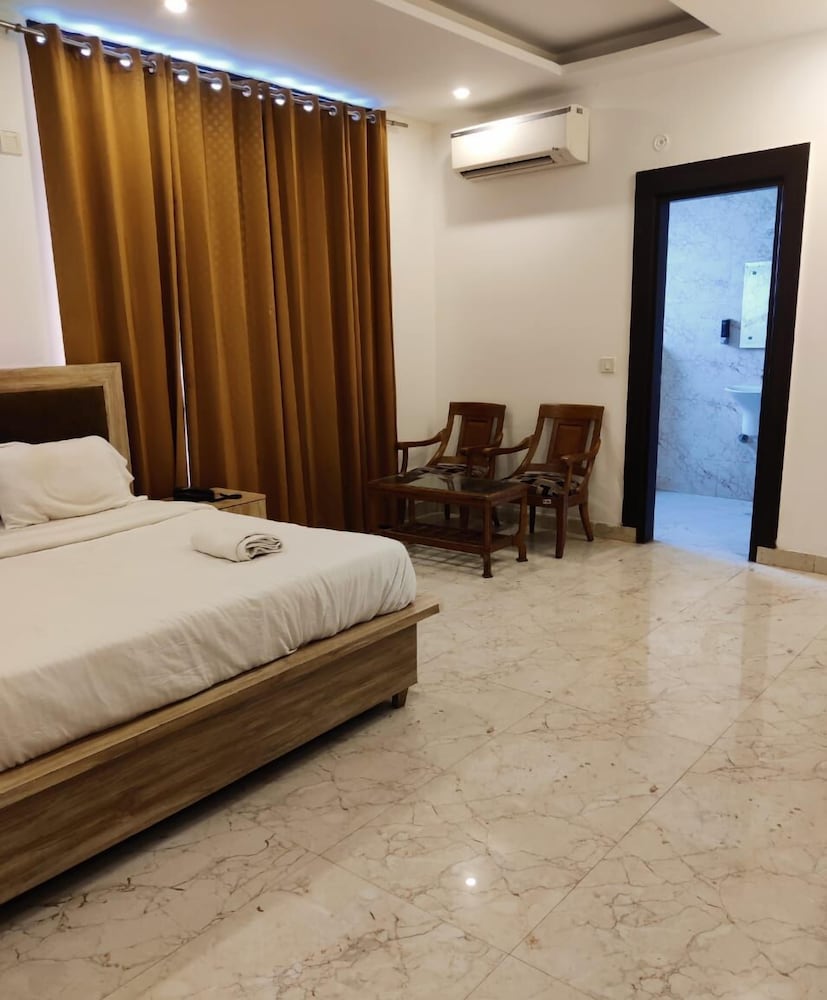 Фото Hotel Rivasa Regency