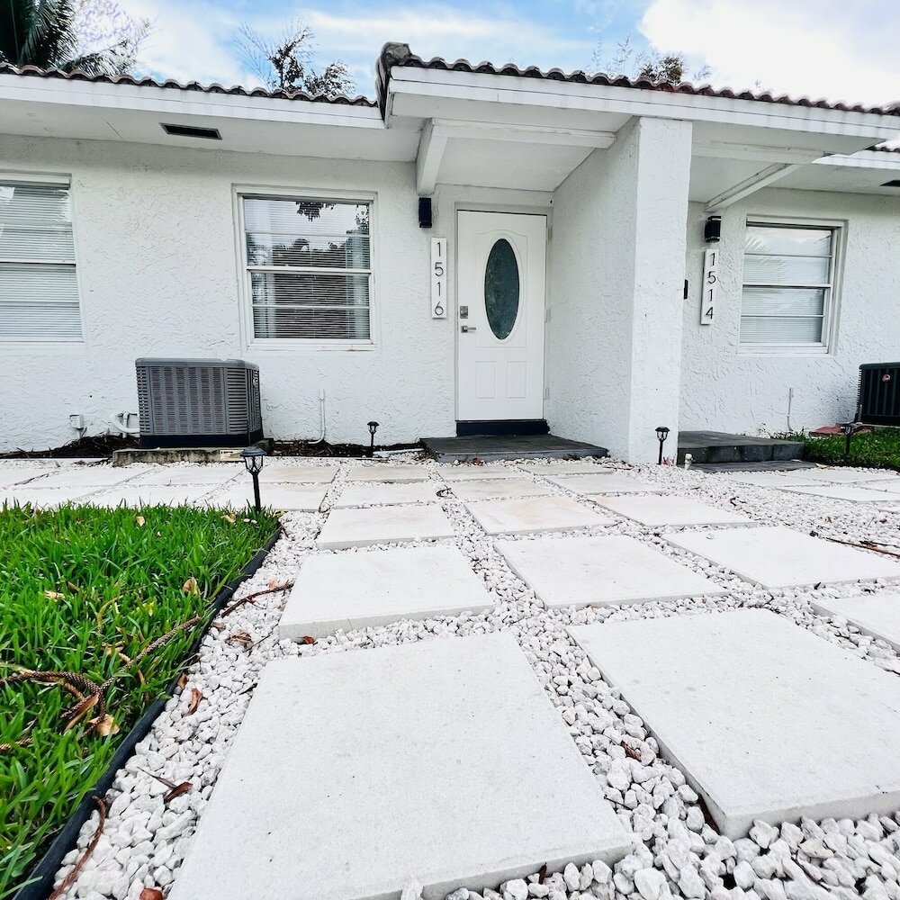 Фото Coco Bay Condos