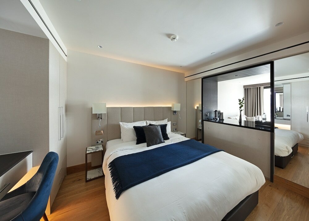 Фото Отель Tower Suites by Blue Orchid