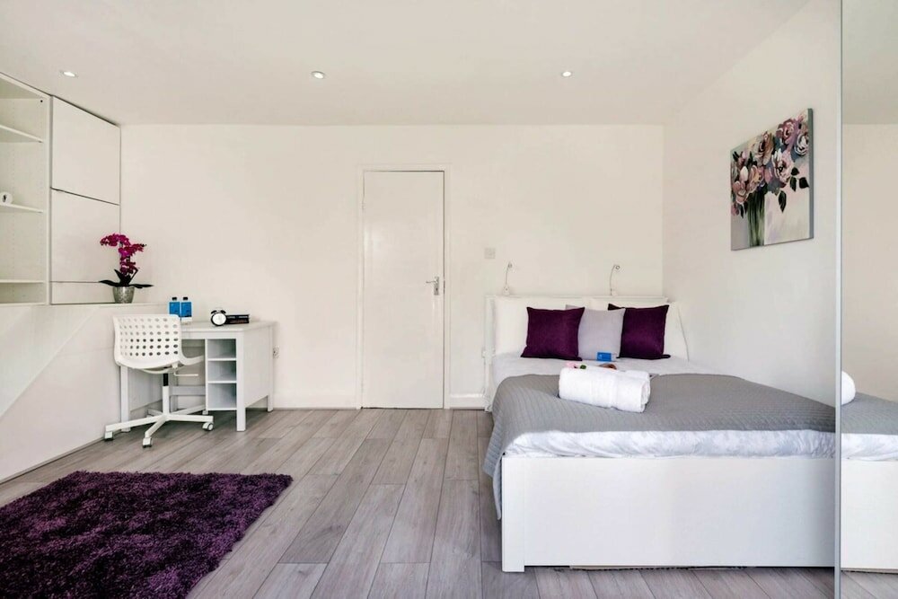 Фото Earl's Court Ongar Road Apartments by Flying Butler