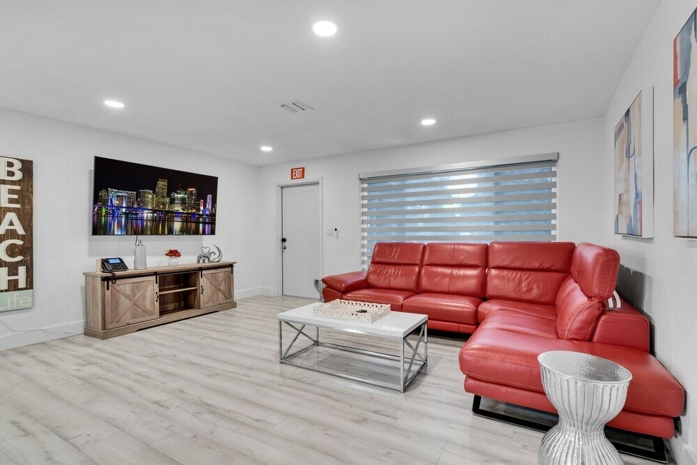 Фото Hollywood Hills House w Backyard-BBQ