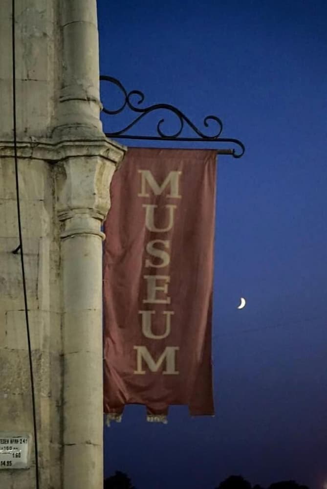 Фото Charlino Plaza