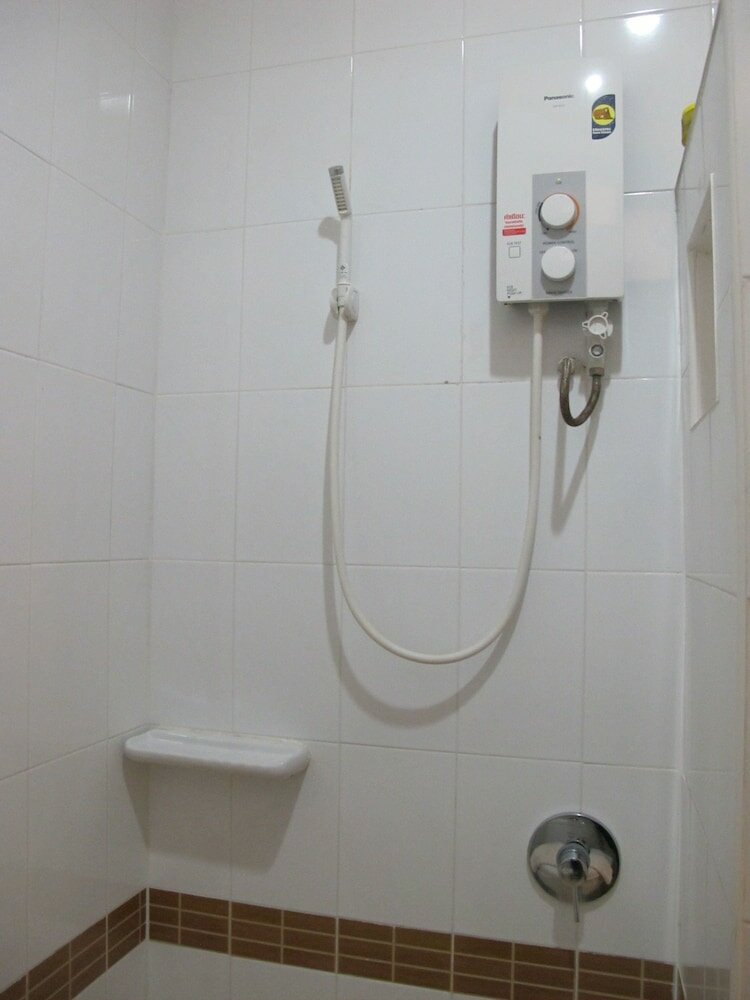 Фото Oyo Baan Tong Tong Pattaya Resort