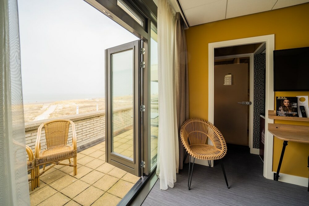 Фото Two Brothers Noordwijk Beach