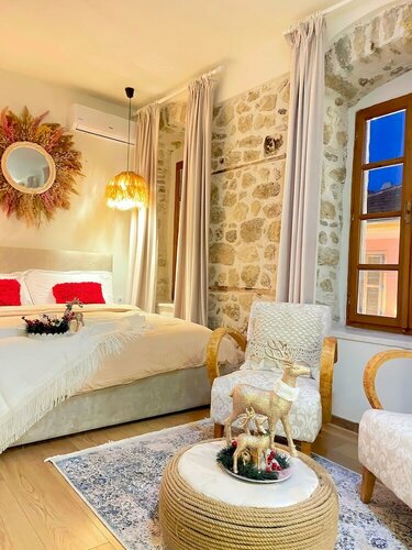 Гостиница Bohemian Boutique Suites во Влёре