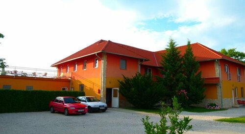 Гостиница Wellness Park Pension в Зале