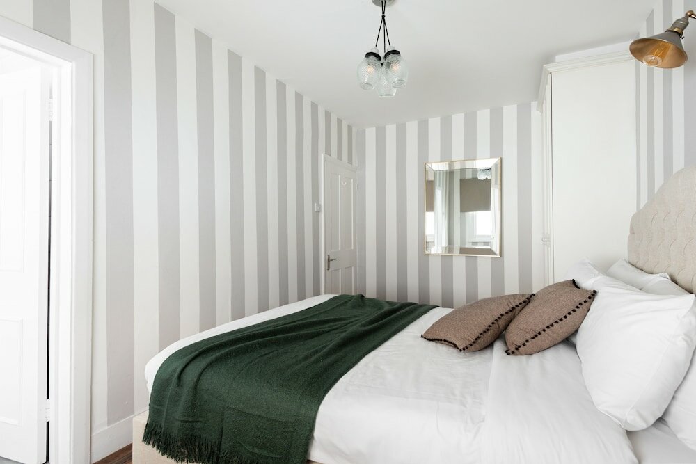 Фото The South Kensington Mews - Lovely & Bright 5bdr Kensington Mews