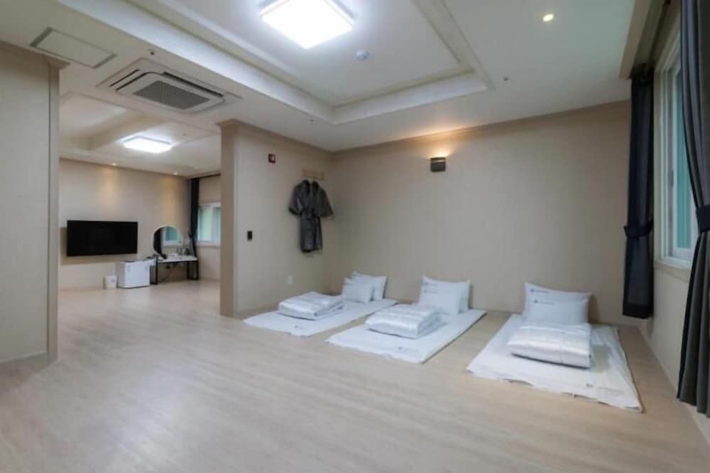 Фото Mj Tour Hostel