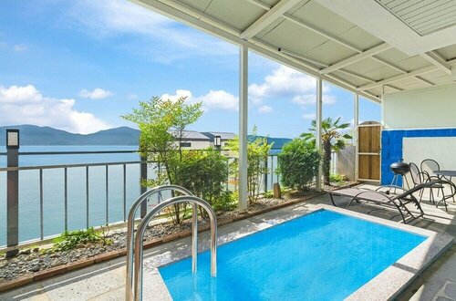 Гостиница Namhae Ourpoolvilla