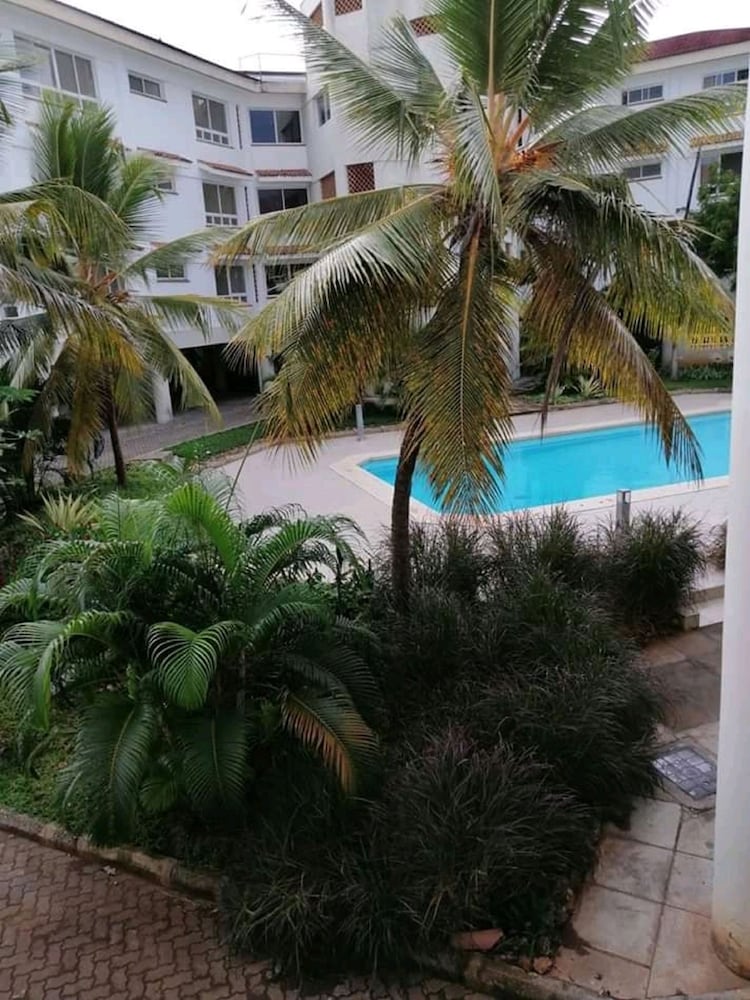 Фото 3 Bedroom Apartment In Nyali