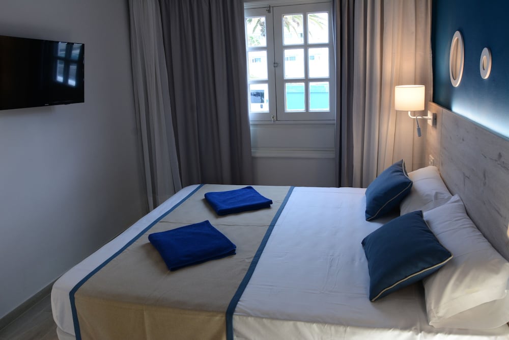 Фото R2 Bahía Kontiki Beach Apartments