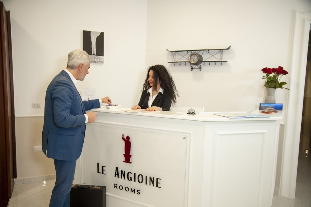 Фото Le Angioine Rooms