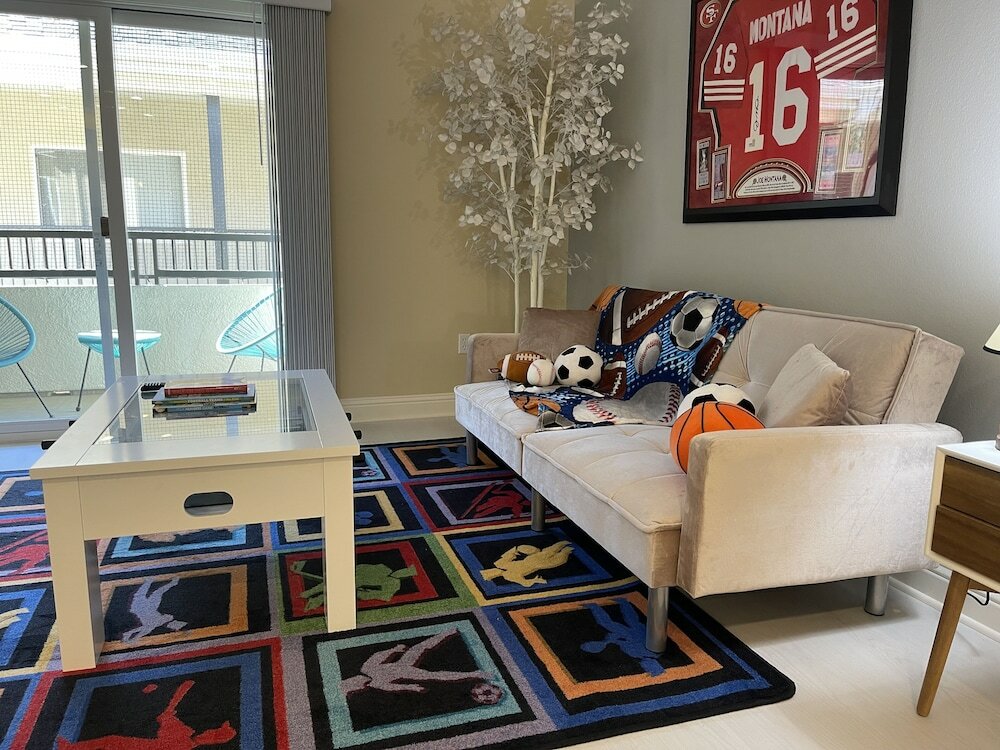 Фото Balmoral Apartments