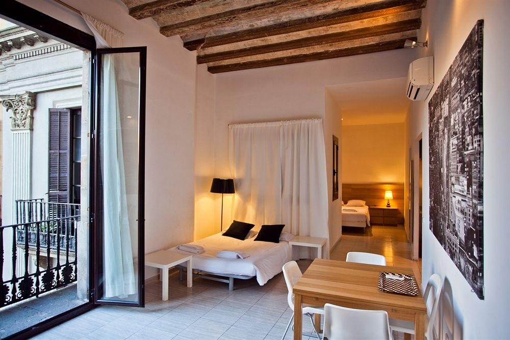 Фото Las Ramblas Pasaje Bacardi Apartments