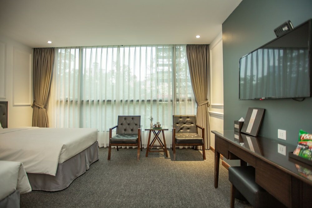 Фото Adeline Hotel