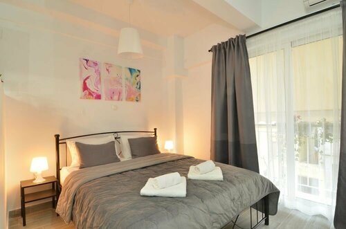 Metaxourgeio A, a minimal apartment