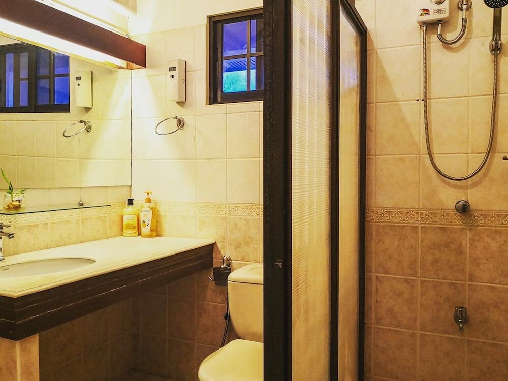 Фото Spinning Cat Hostel - Adults Only