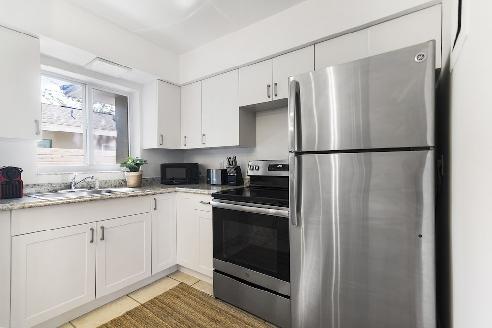 Фото Alani Bay Premium Condos