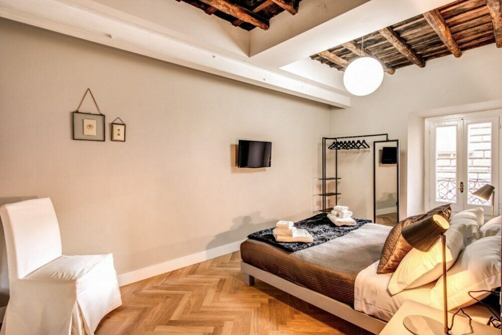 Фото Trevi Fountain Superior 3 bdr apartment