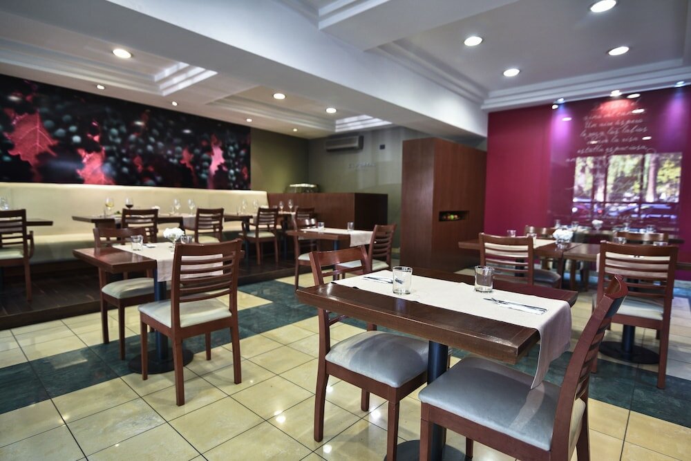 Фото Portal Plaza Suites