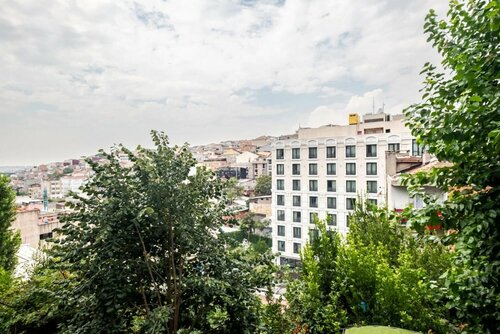 Апартаменты Superb Flat With Excellent Location in Sisli в Шишли