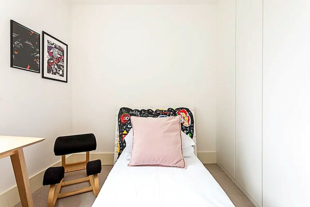 Фото Stylish and Spacious 1bd in Clapton