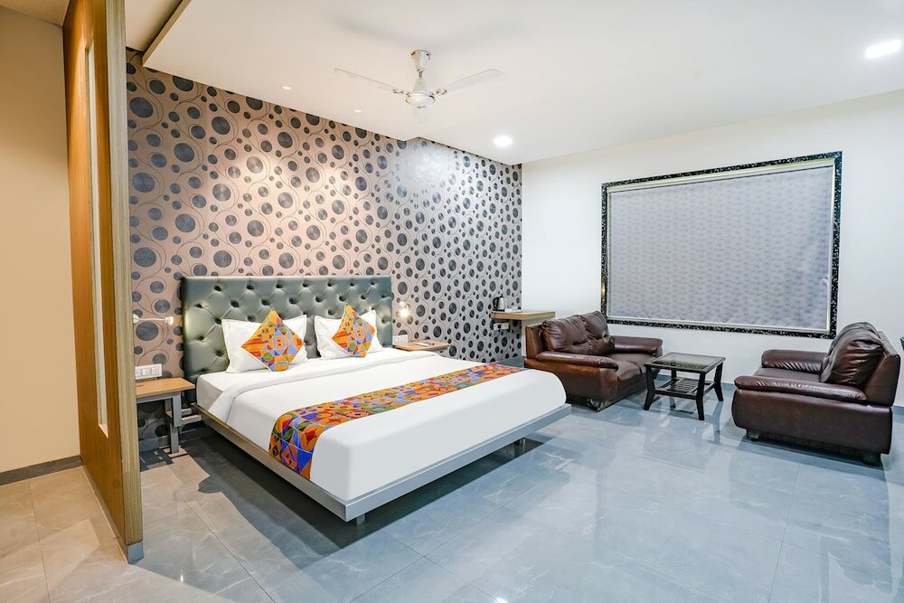 Фото Fabhotel Arc Palace