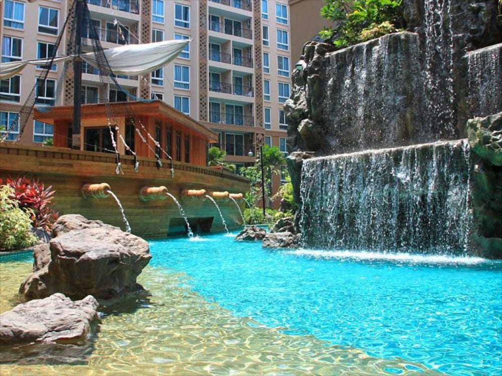 Фото Atlantis Condo Resort