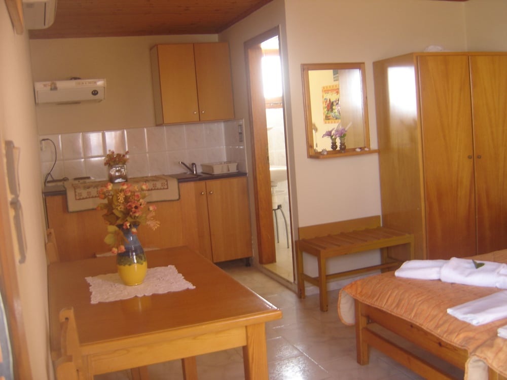 Фото Maria Apartments