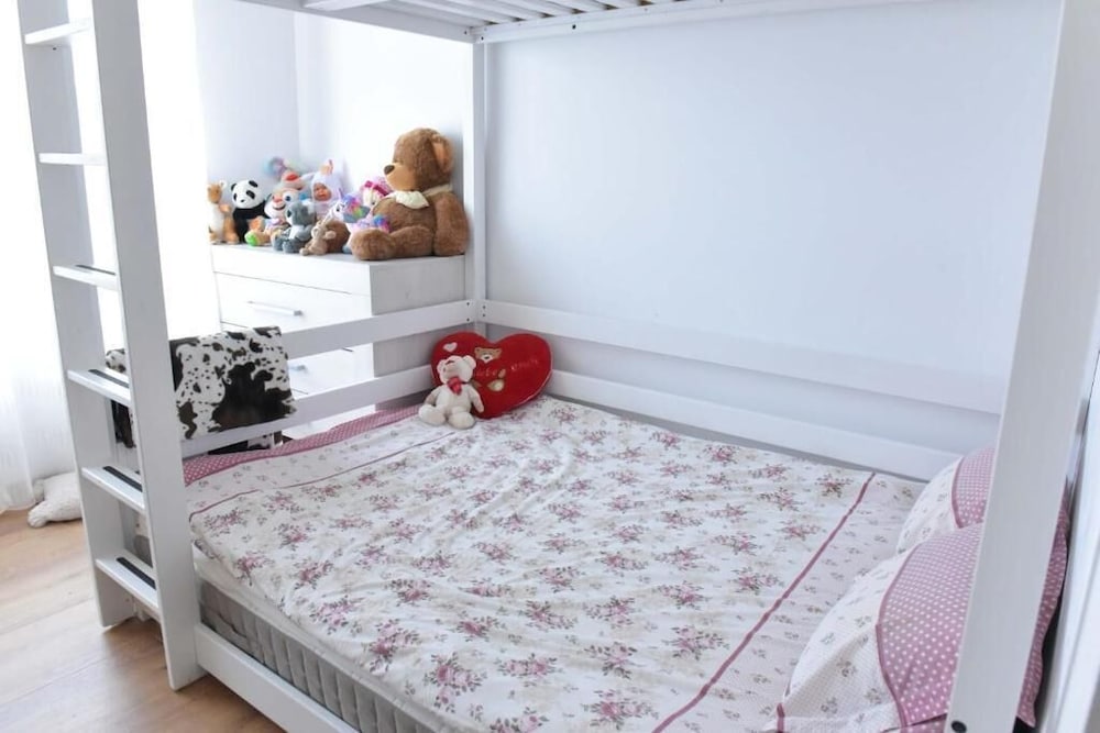 Фото Luxurious Chalet near Pirin Golf Resort