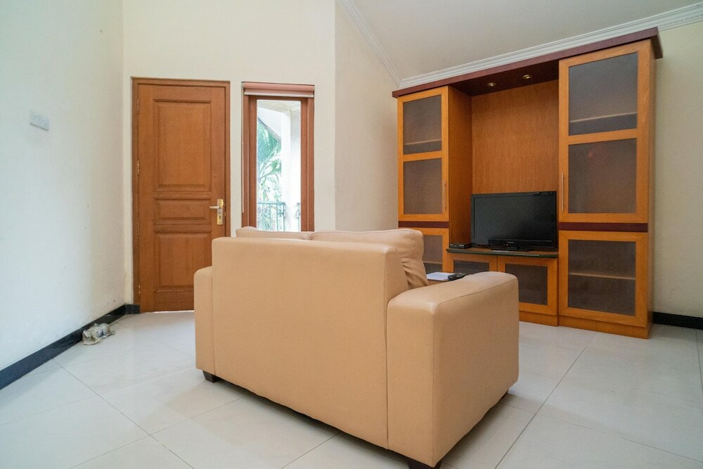 Фото RedDoorz near Rumah Sakit Baptis Kediri