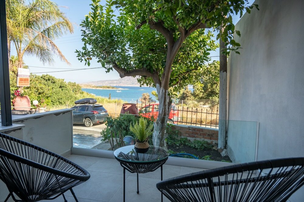 Фото Eleftheria Suites