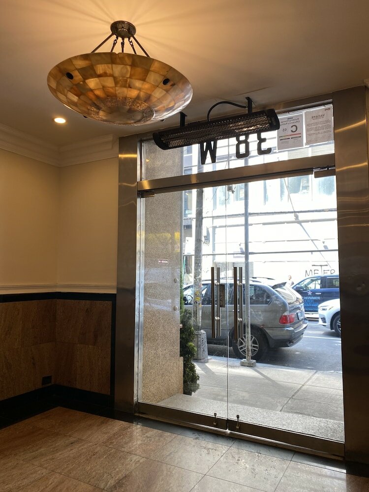 Фото 31 Street Broadway Hotel