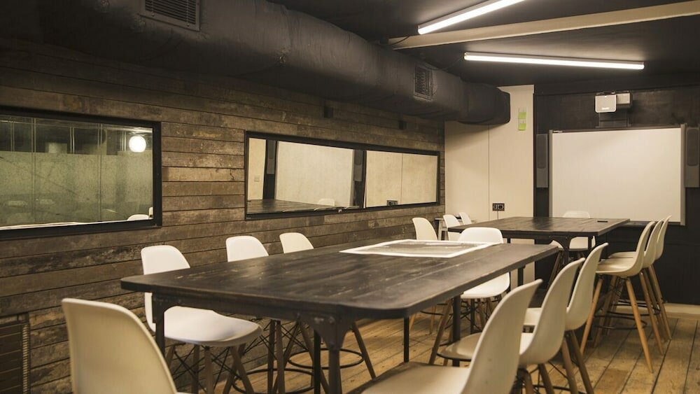 Фото 1n Student Hotel Camden - Students Only