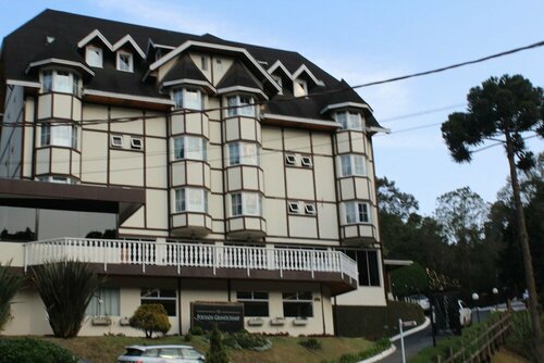 Внешний вид отеля Pousada Grandchamp в Кампос-ду-Жордану, фото 4