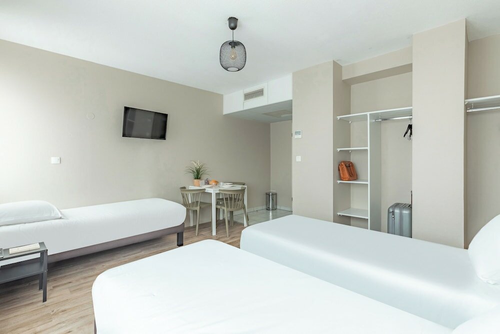 Фото Appart'City Bordeaux Centre