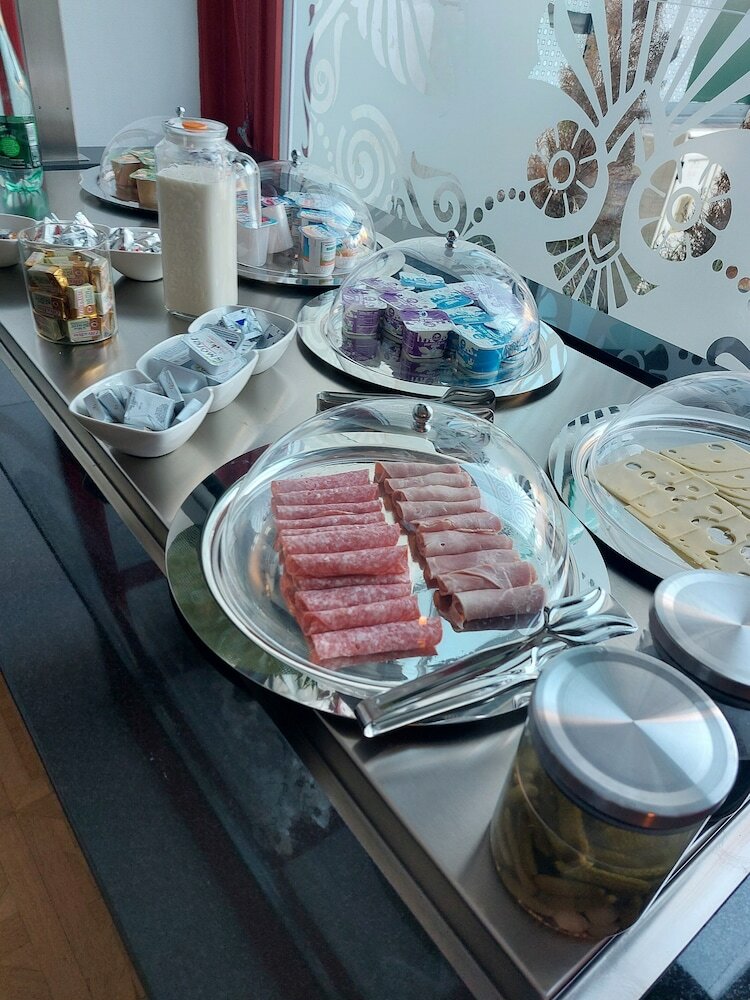 Фото Enzo Hotels Limoges Centre Jourdan by Kyriad Direct