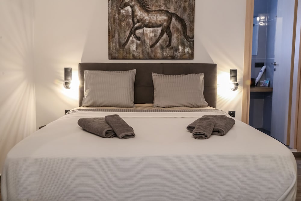 Фото Triple A - Evripidou 36