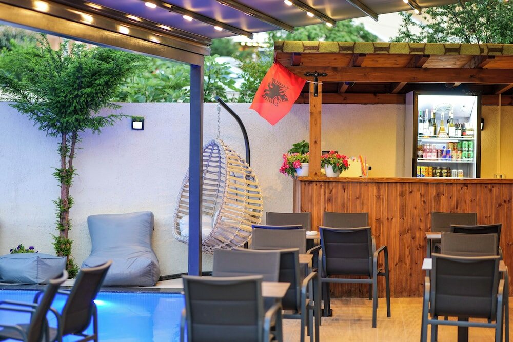 Фото Duka's Hotel