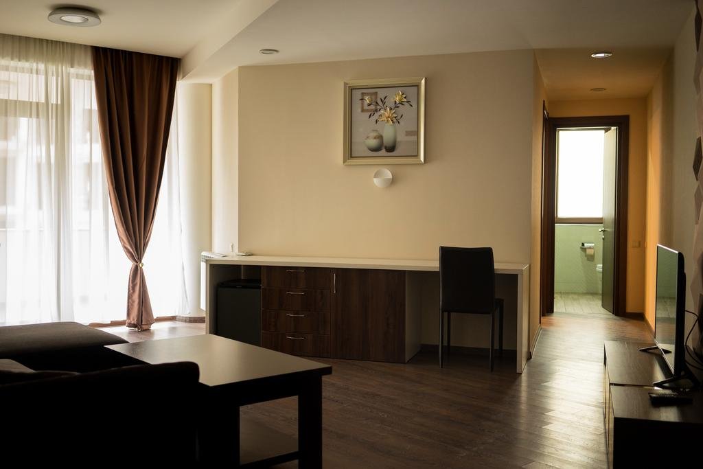 Фото Отель All Seasons