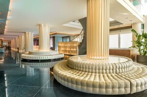 Гостиница Sh Valencia Palace Hotel